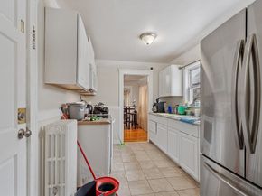 48 Saratoga St, Lynn MA 01902