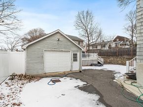 48 Saratoga St, Lynn MA 01902