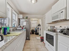 48 Saratoga St, Lynn MA 01902