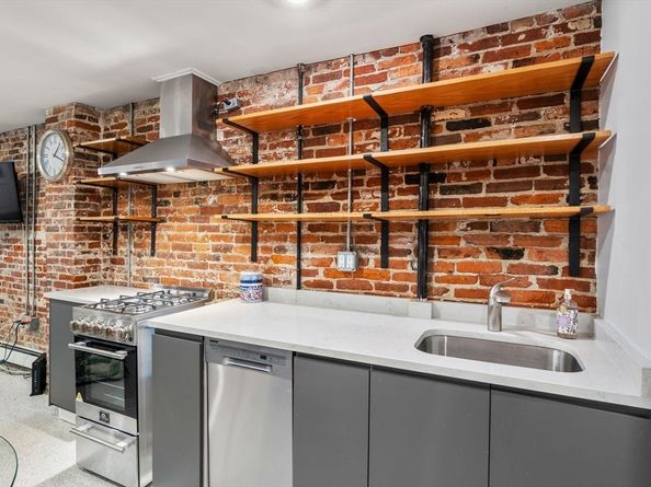 26 Unity St 1, Boston MA 02113