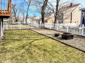 34 F St, Hull MA 02045