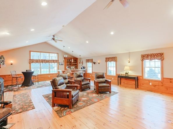 11 Brigham Rd, Paxton MA 01612