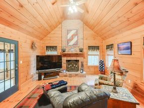 11 Brigham Rd, Paxton MA 01612