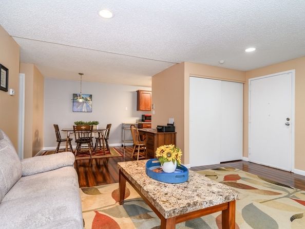 46 Silver Hill Ln 1, Natick MA 01760