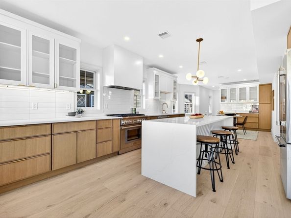 202 Powder House Blvd 2, Somerville MA 02144