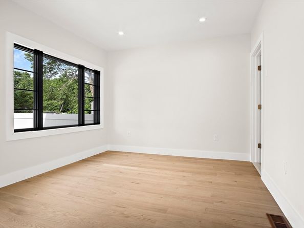 52 Summer B, Bedford MA 01730