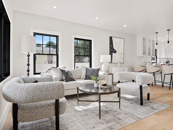 52 Summer B, Bedford MA 01730