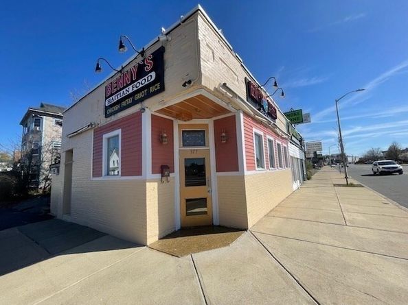 377 Park Ave, Worcester MA 01610