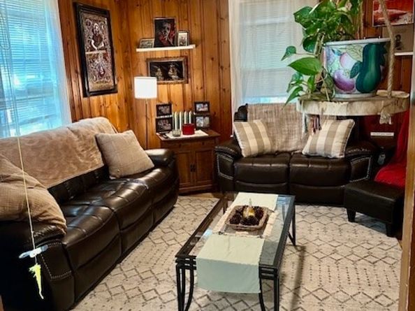 12 Cushing St, North Brookfield MA 01535