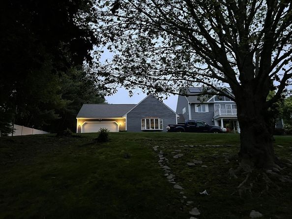 4 Mark Ln, Milton MA 02186
