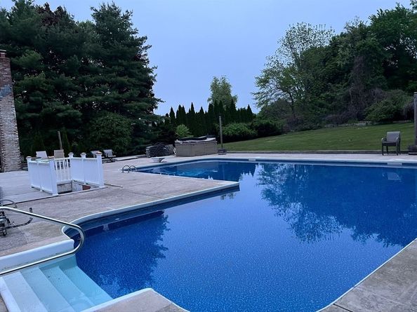 4 Mark Ln, Milton MA 02186
