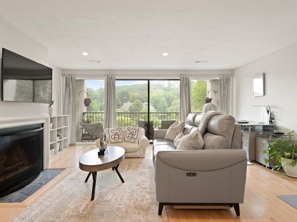 116 Mill Pond 116, North Andover MA 01845