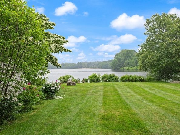 116 Mill Pond 116, North Andover MA 01845