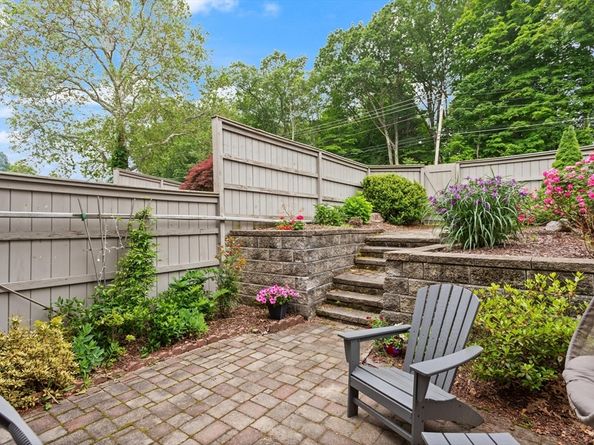 116 Mill Pond 116, North Andover MA 01845