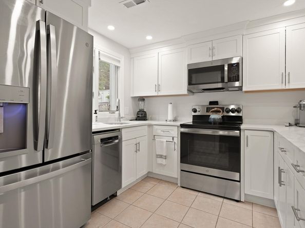 116 Mill Pond 116, North Andover MA 01845