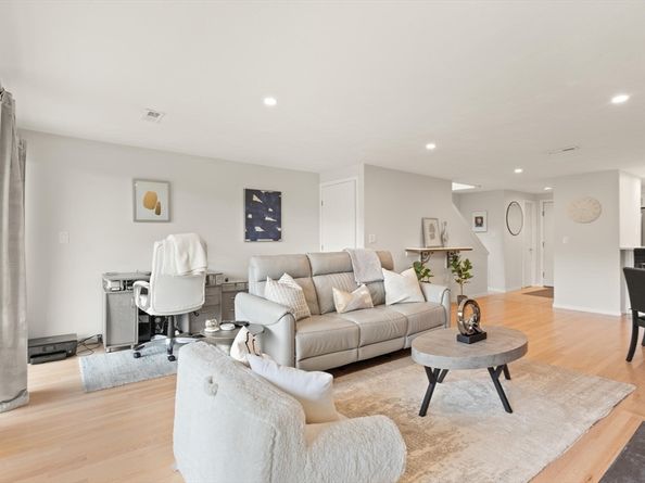 116 Mill Pond 116, North Andover MA 01845