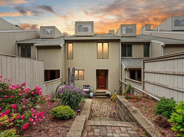 116 Mill Pond 116, North Andover MA 01845