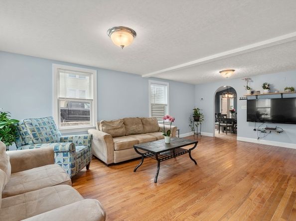 63 Richardson St, Wakefield MA 01880
