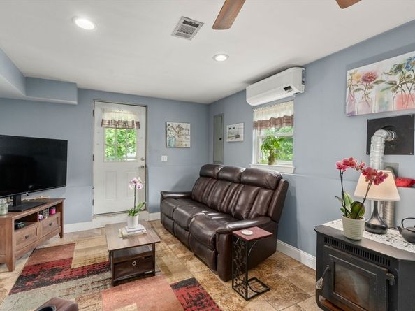 63 Richardson St, Wakefield MA 01880