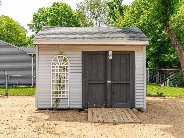 62 Forest St, Middleboro MA 02346