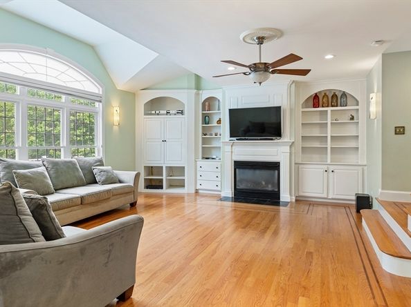 10 Oak Street, Hopkinton MA 01748