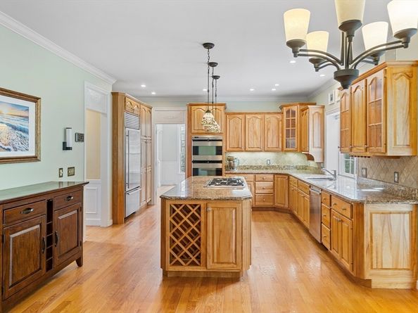10 Oak Street, Hopkinton MA 01748