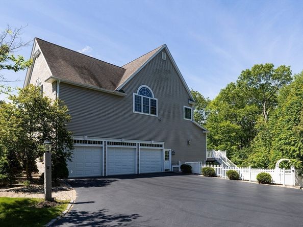 10 Oak Street, Hopkinton MA 01748