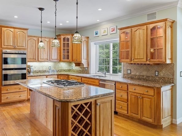 10 Oak Street, Hopkinton MA 01748