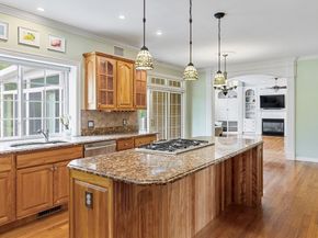 10 Oak Street, Hopkinton MA 01748