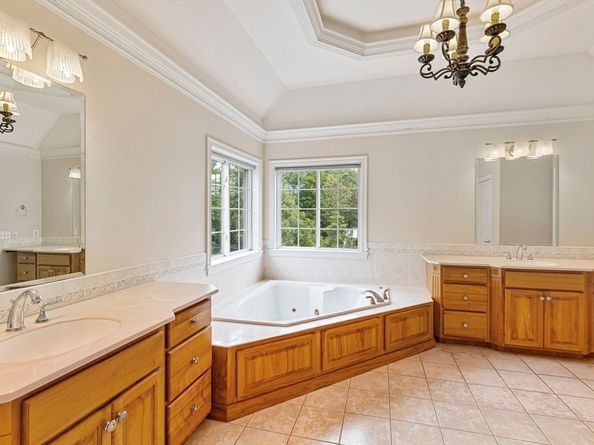 10 Oak Street, Hopkinton MA 01748