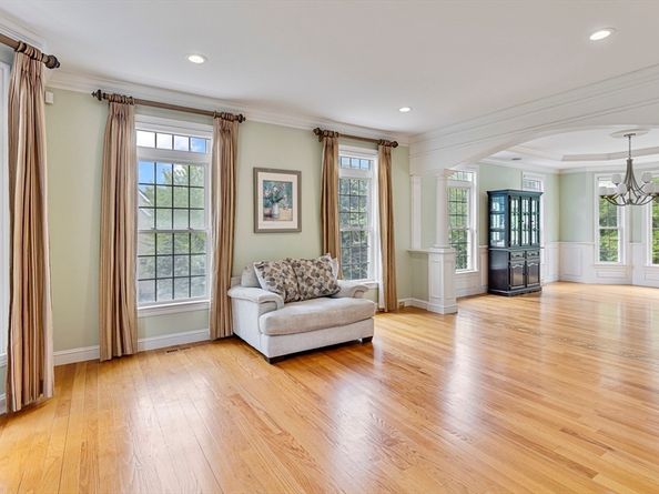 10 Oak Street, Hopkinton MA 01748