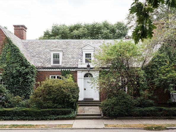 180 Ivy St, Brookline MA 02446