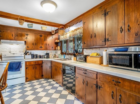 68 Corey Hill Rd, Ashburnham MA 01430
