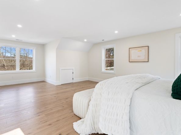 8 Hudson Ave, Grafton MA 01519