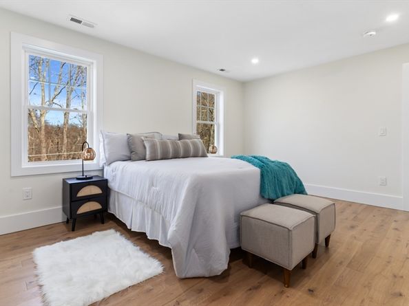 8 Hudson Ave, Grafton MA 01519