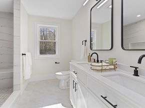 8 Hudson Ave, Grafton MA 01519