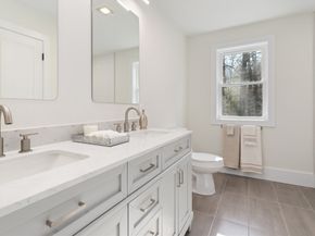 8 Hudson Ave, Grafton MA 01519