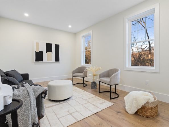 8 Hudson Ave, Grafton MA 01519