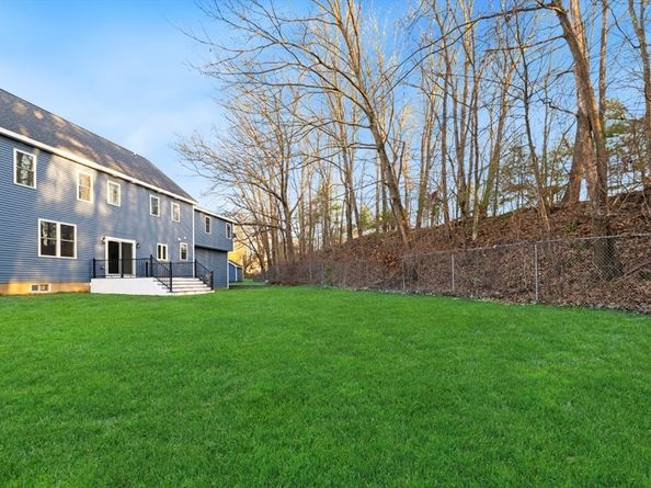 8 Hudson Ave, Grafton MA 01519