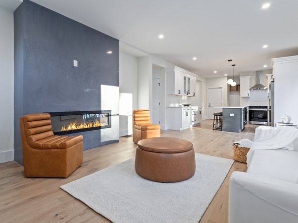 8 Hudson Ave, Grafton MA 01519