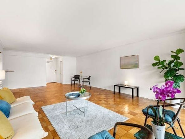 2 Hawthorne Pl 14N, Boston MA 02114