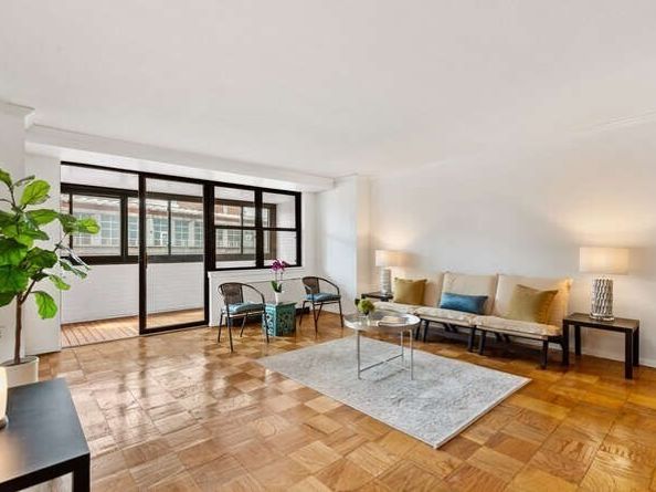 2 Hawthorne Pl 14N, Boston MA 02114