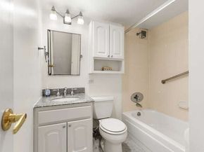 2 Hawthorne Pl 14N, Boston MA 02114