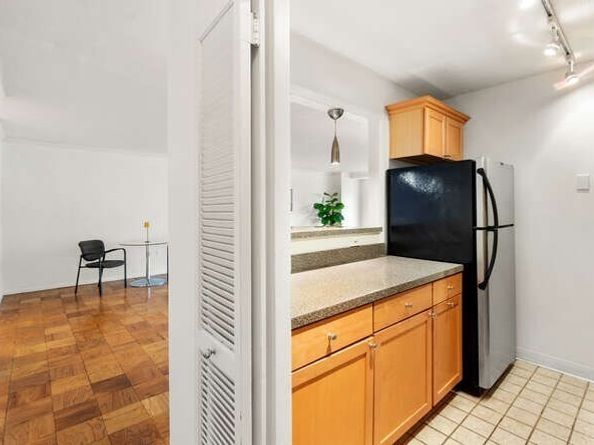 2 Hawthorne Pl 14N, Boston MA 02114
