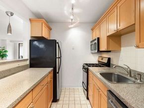 2 Hawthorne Pl 14N, Boston MA 02114