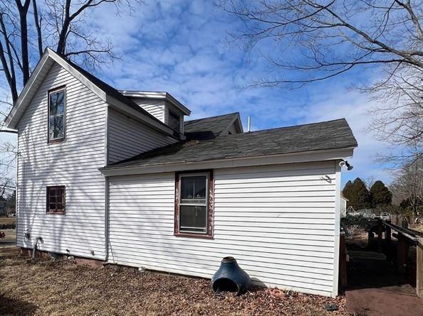 10 Green St, Brookfield MA 01506