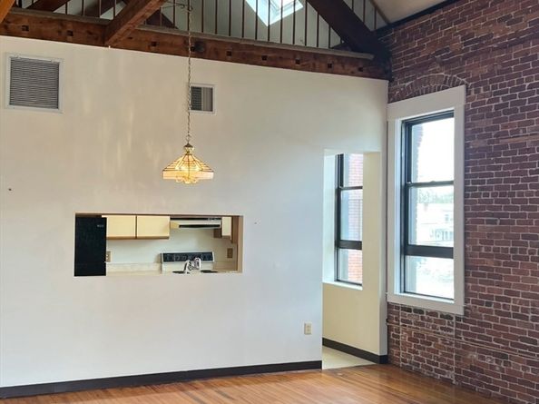 593 Main St SL4, Leominster MA 01453