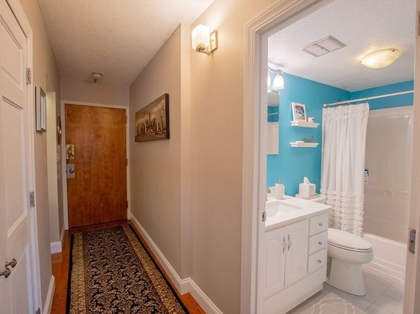 164 Galen St 33, Watertown MA 02472