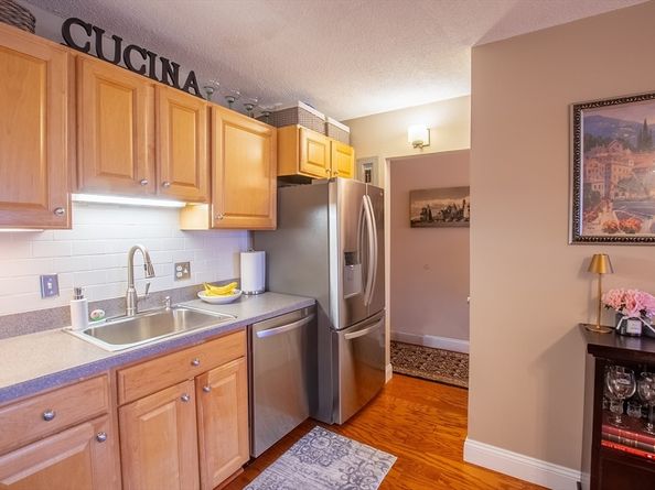 164 Galen St 33, Watertown MA 02472