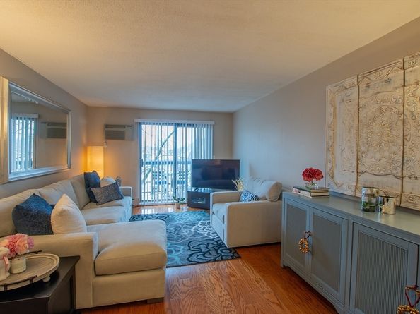 164 Galen St 33, Watertown MA 02472
